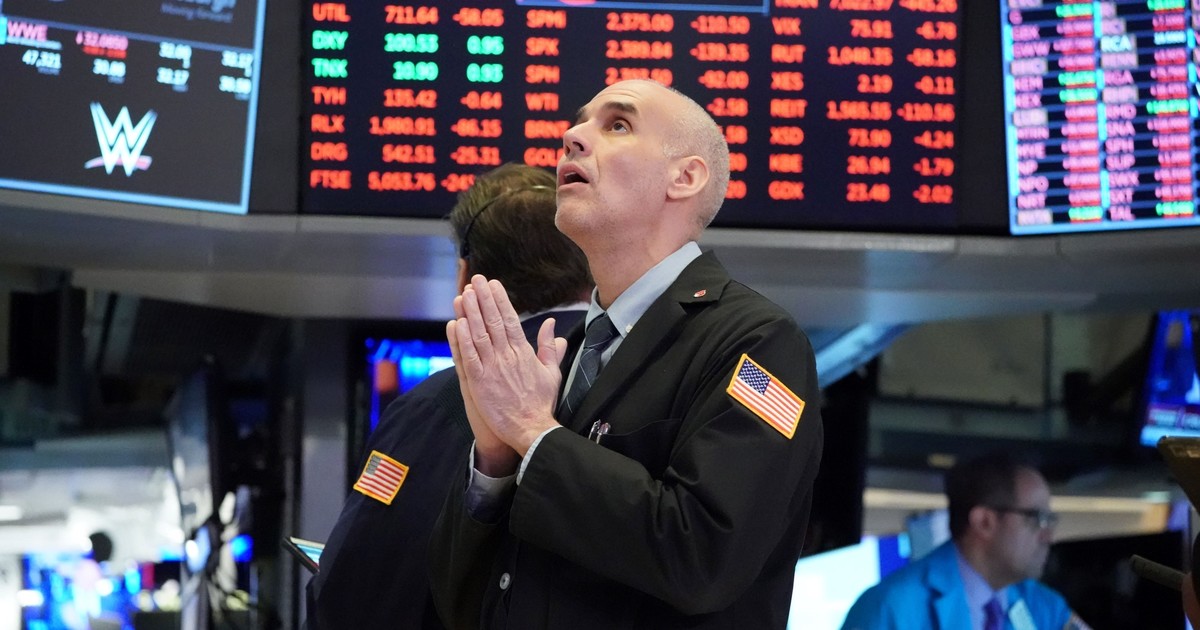 Acciones y bonos argentinos se recuperan tras el “lunes negro”