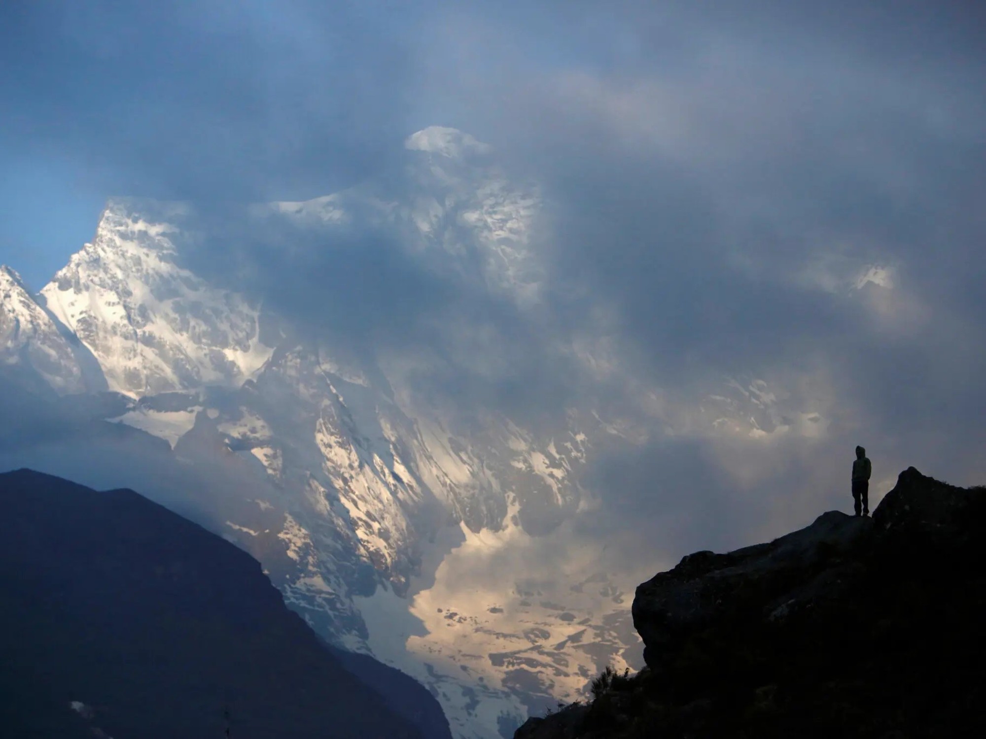 Apoyo de drones a los sherpas en el Everest