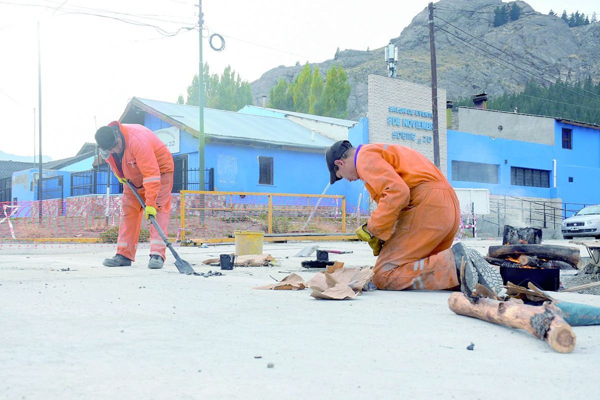 Esquel: El Plan Municipal de Bacheo avanza mejorando la conectividad y transitabilidad