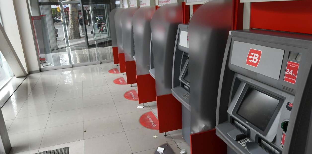 En medio de la pelea por las tasas municipales, el Banco Santander muda una de sus sucursales de La Matanza a Tres de Febrero