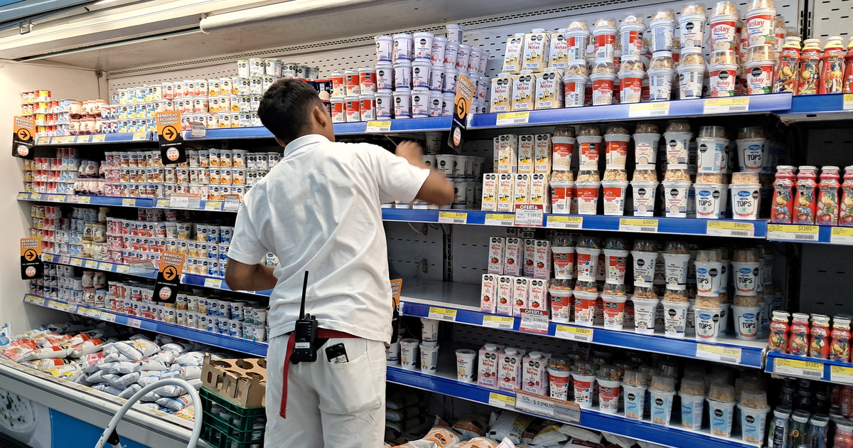 El Gobierno busca contener los precios para llegar al 1% en octubre: qué dicen los economistas ¿lo logrará?