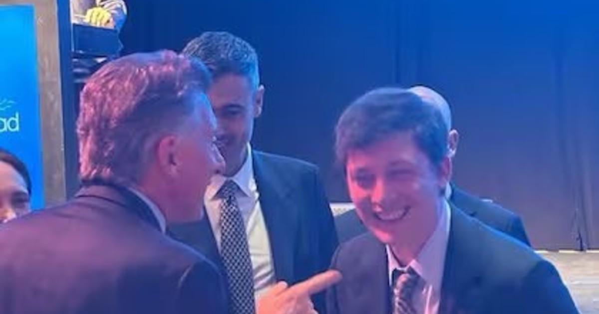El encuentro de Mauricio Macri con Santiago Caputo y Adorni en la cena de la Fundación Libertad, en medio de los tironeos con Milei