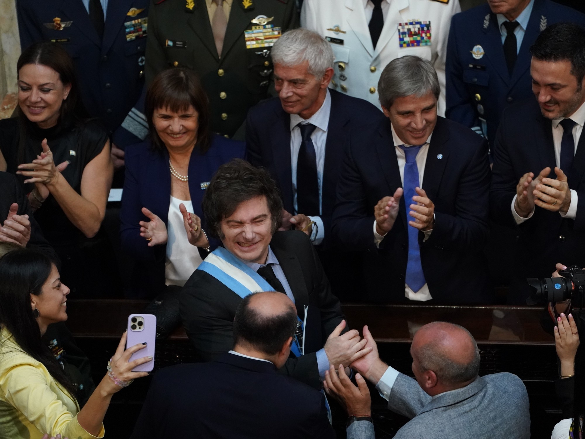 El nuevo enemigo del Gobierno: la mancha que persigue a Javier Milei