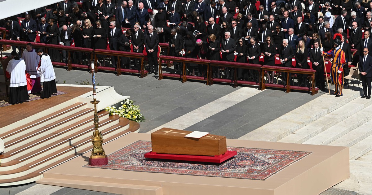 del "asiento VIP" de Milei a la reunión que opacó la ceremonia