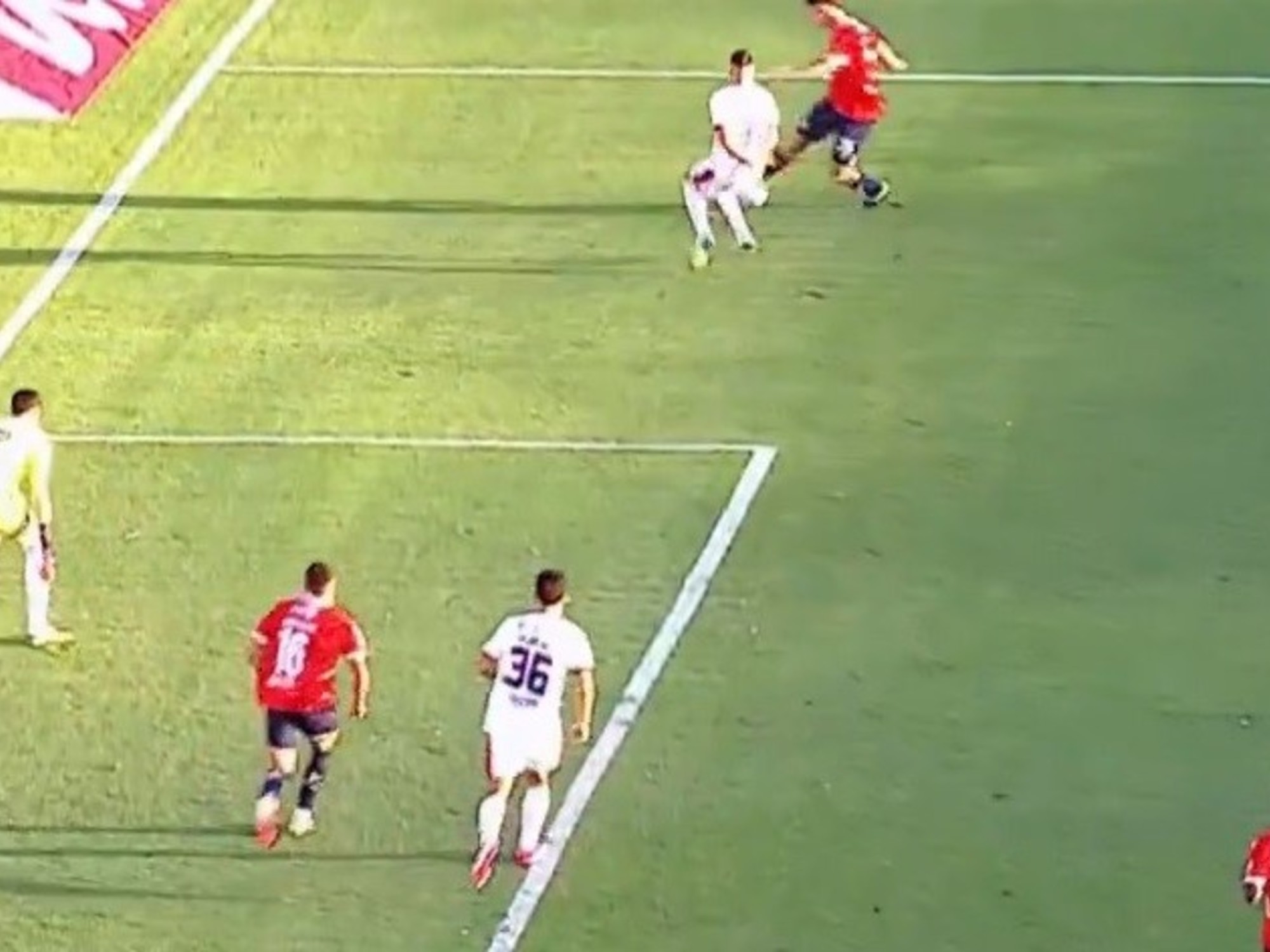 El polémico offside que definió el clásico: el VAR omitió y la TV no vio