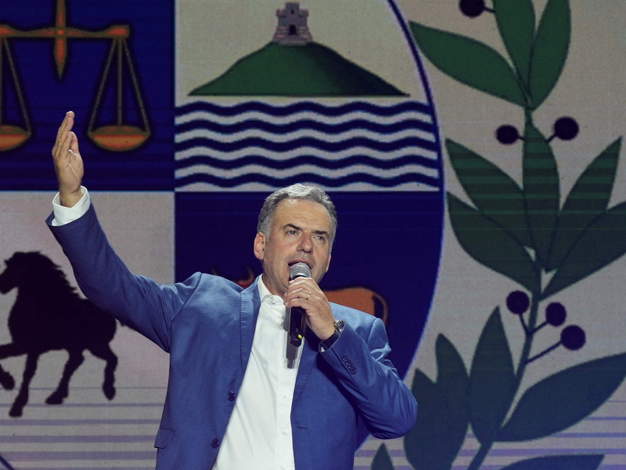 Javier Milei critica modificaciones clave en régimen de inscripción de derechos de autor