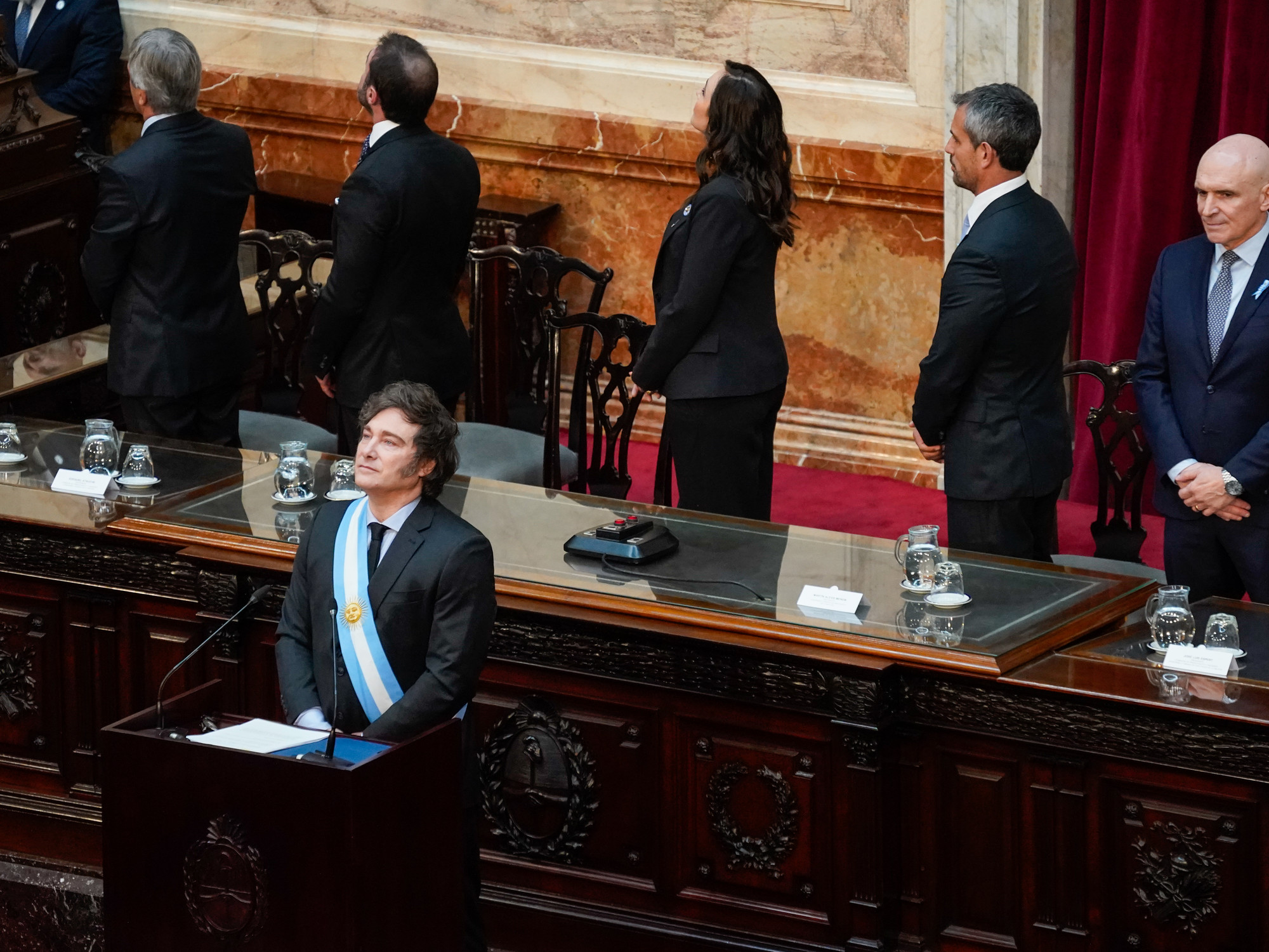 Milei inaugura sesiones con tensiones y recinto semivacío.