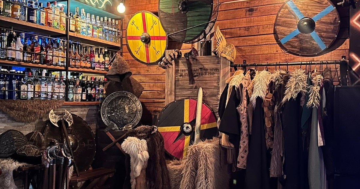 el bar donde la noche se vive como en la serie