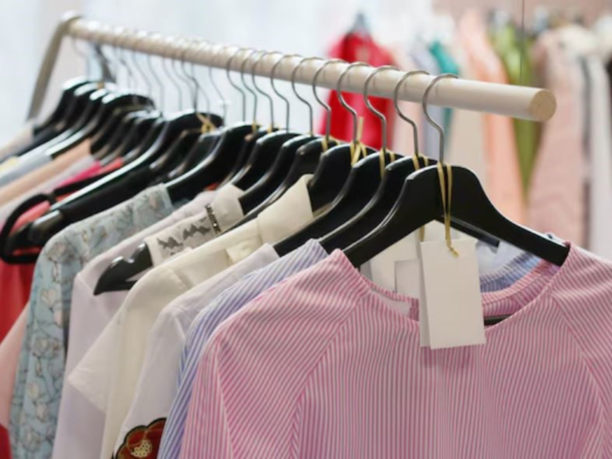 Origen de la ropa importada y su impacto en los precios con menores aranceles.