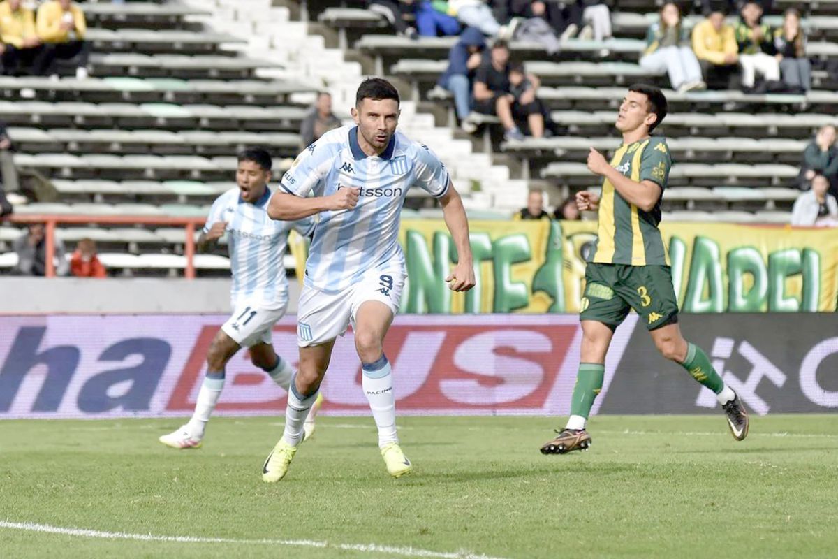 Racing le ganó a Aldosivi y se metió en los puestos de playoffs