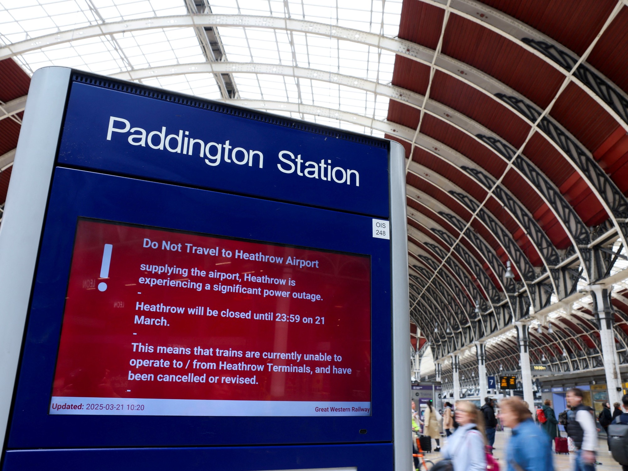 Reapertura gradual de vuelos en Heathrow, el mayor aeropuerto de Europa