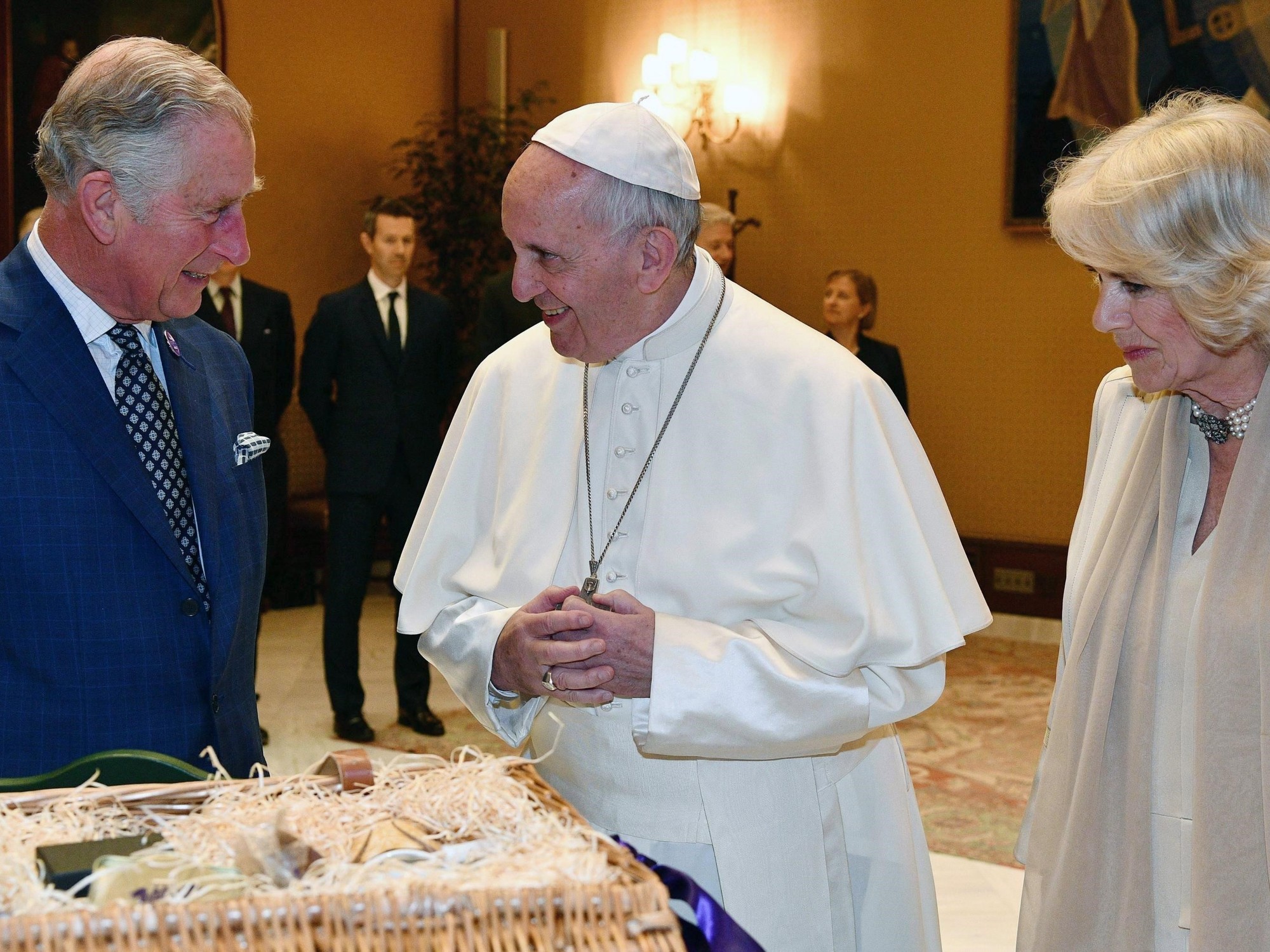 Reunión confirmada entre Francisco y el rey Carlos III en el Vaticano el 8 de abril.