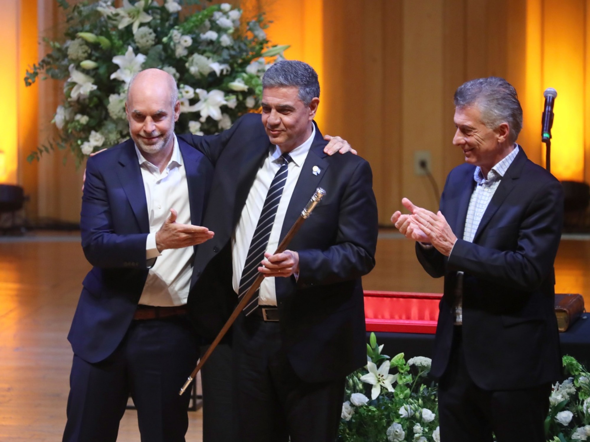Tensión creciente entre Macri y Rodríguez Larreta tras su postulación como candidato en Buenos Aires.