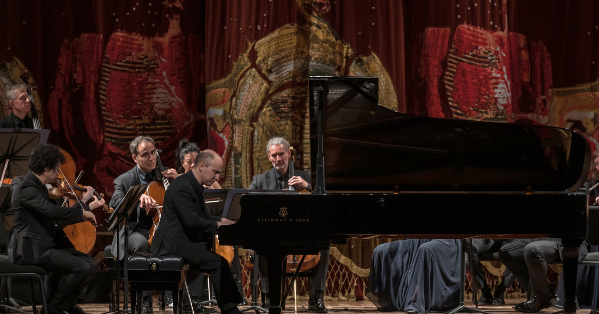 La música de Chopin sonó en un ámbito ideal, con la orquesta y el pianista perfectos