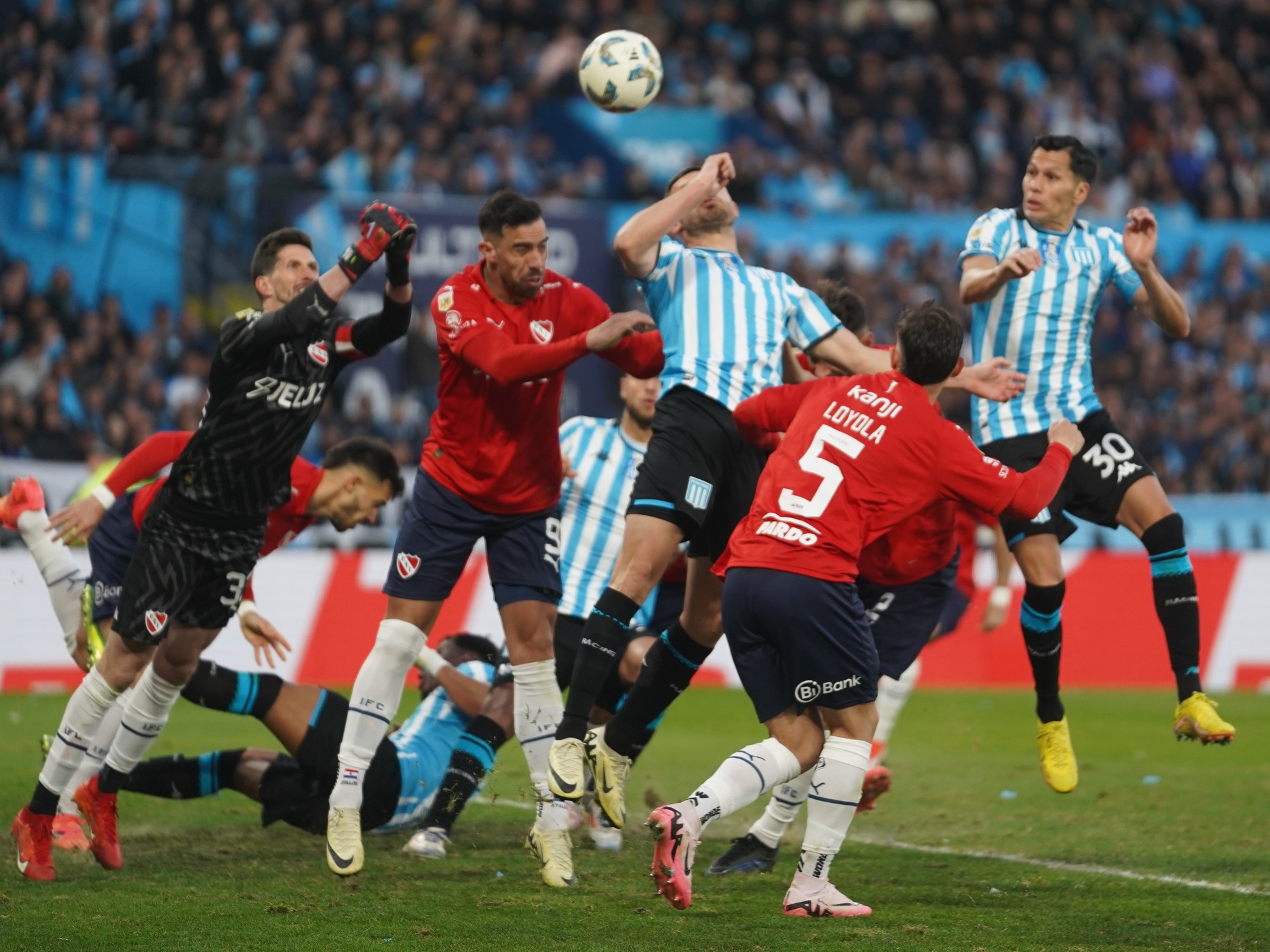 Partidazos de fútbol en Europa: Boca, Messi, Atlético de Madrid vs Barcelona y más