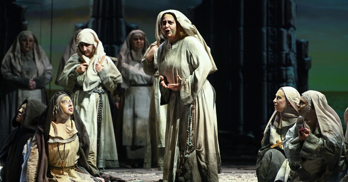 Il Trittico de Puccini, con una puesta controvertida, pero salvada por los solistas, los cuerpos estables y la dirección musical