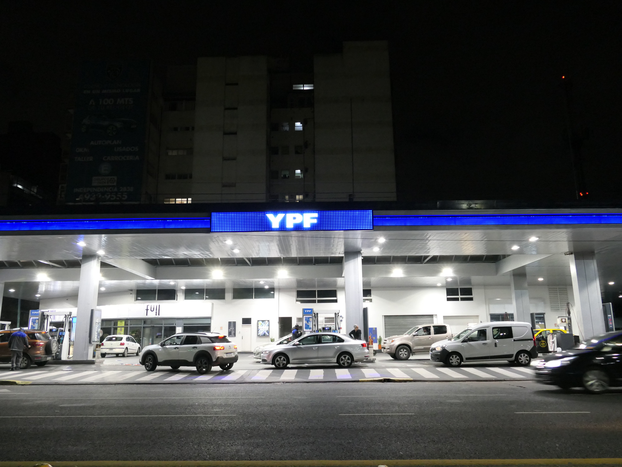 YPF aumenta su rentabilidad a pesar del primer año de Milei.