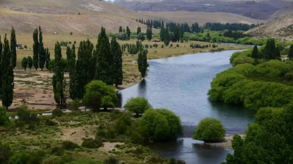 Hallazgo en Villa Llanquín: encuentran el cuerpo de un hombre en un paraje rural