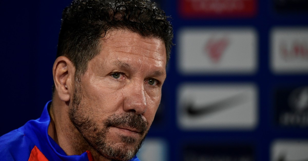 Diego Simeone y la herida abierta por el penal de Julián Álvarez al Real Madrid, que obligó a cambiar una regla: "Nos sentimos ultrajados"