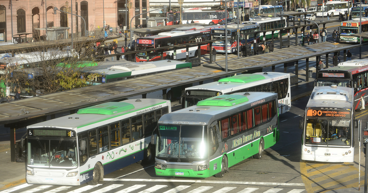 Precio actual del boleto mínimo de las líneas nacionales en el AMBA: ¿Cuánto cuesta viajar en colectivo en Buenos Aires?