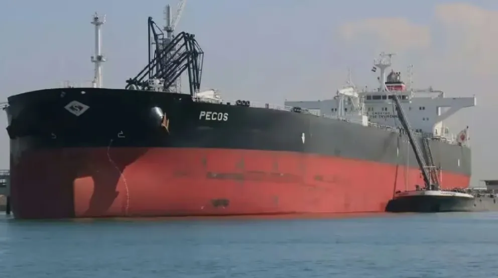 Llega a Argentina un importante buque para exportar una carga récord de petróleo
