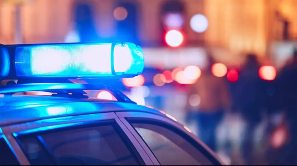 Fue detenido por pedido de captura y la conductora tenía alcoholemia positiva