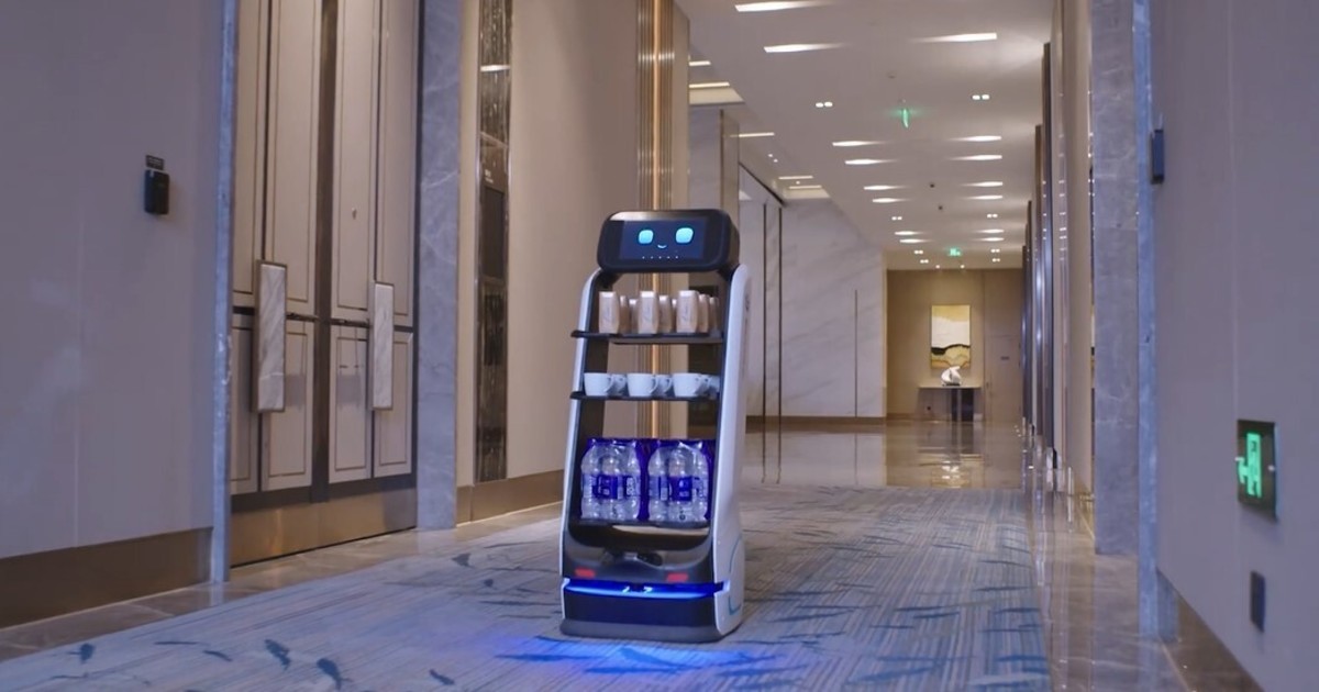 los mozos robots ya están entre nosotros, no piden propina y son cada vez más "humanos"