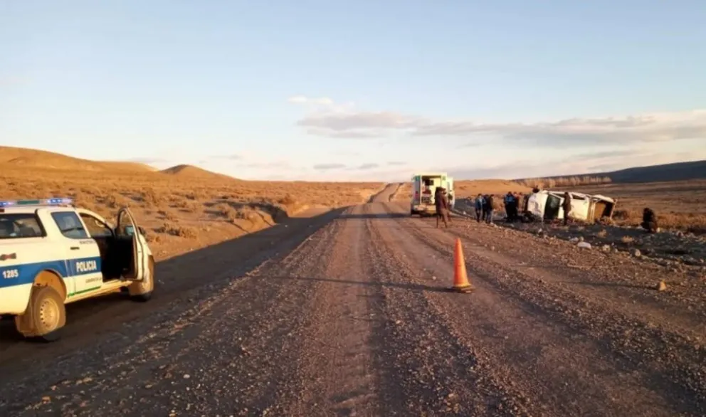 Murió un hombre en un vuelco camino a Cushamen