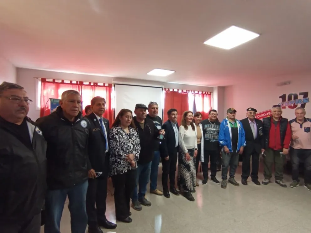 Homenaje a las enfermeras que atendieron a los veteranos de Malvinas en el Hospital Regional