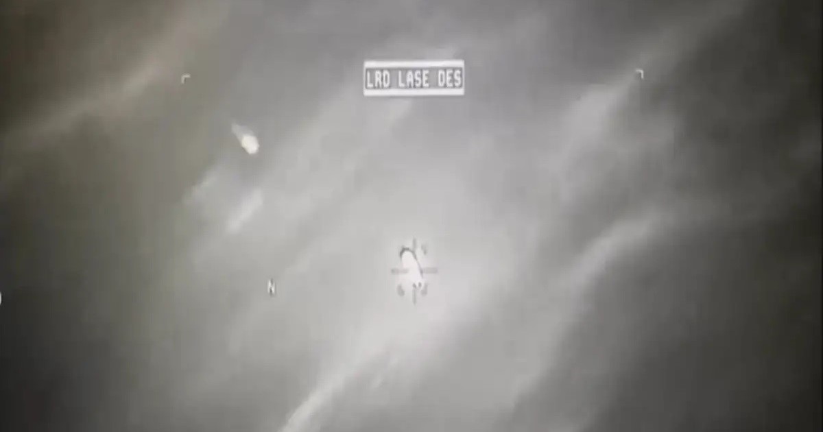 El momento exacto en que un misil Hellfire de EEUU impacta contra un OVNI: "Rebotó y siguió volando"