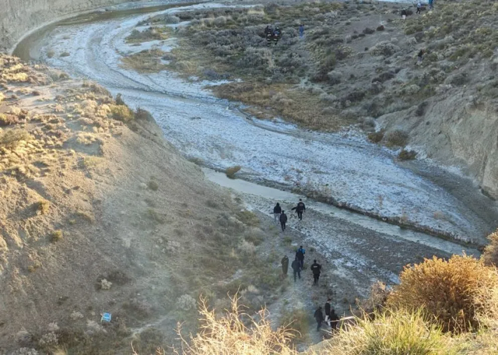 Posible caída por precipicio: investigan muerte de hombre hallado sin vida.