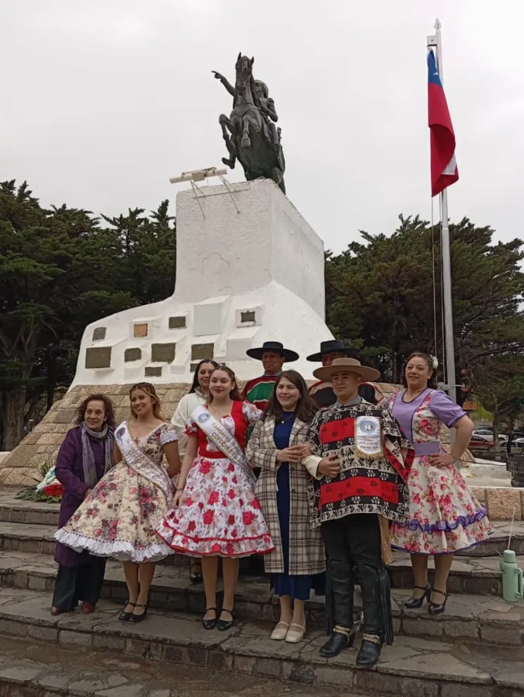 Presentación de los campeones nacionales de cueca en las celebraciones patrias de Chile.