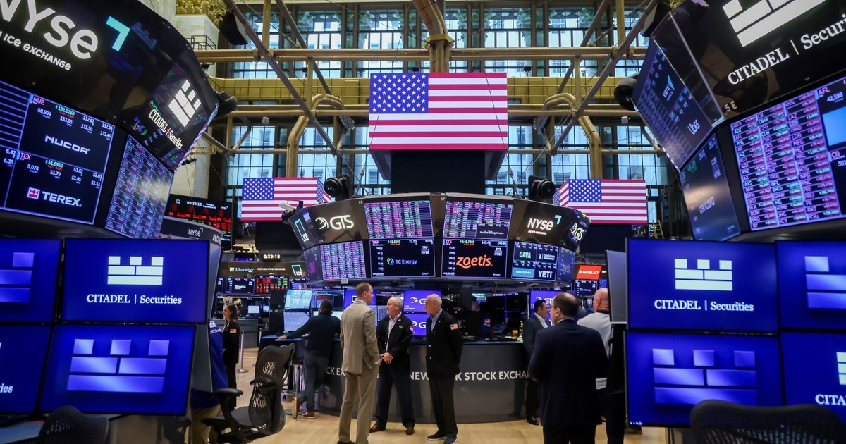 Tras confirmarse el acuerdo entre el Banco Central y el Tesoro de EE.UU., acciones argentinas suben en el premercado en Wall Street