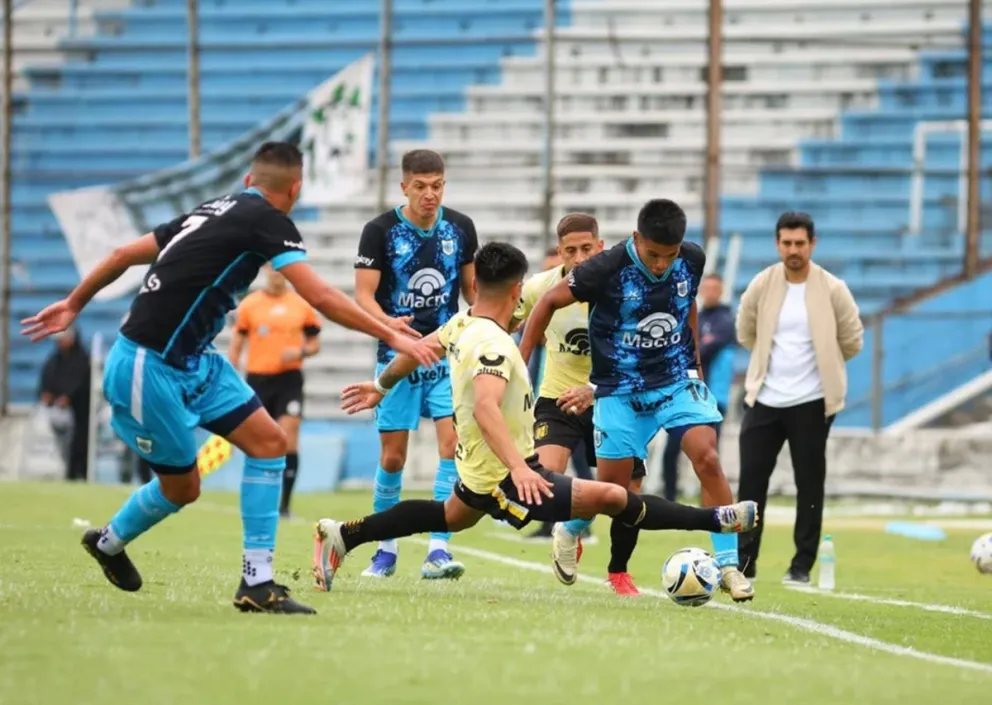 Suspendieron Gimnasia - Deportivo Madryn por amenazas al árbitro