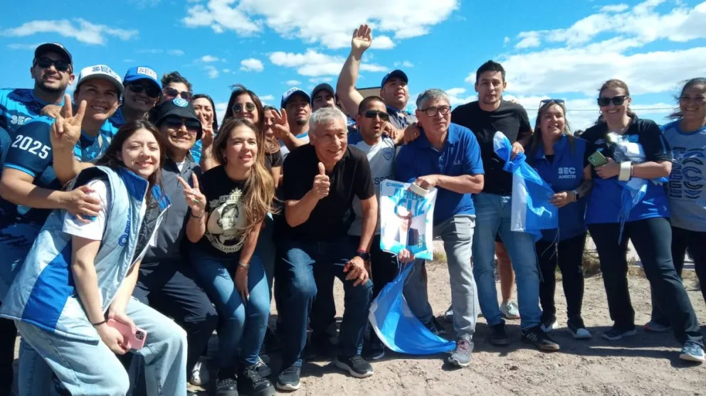 Béliz cerró campaña en Trelew: "La gente nos pide salud y empleo, y sabemos que vamos a ganar"