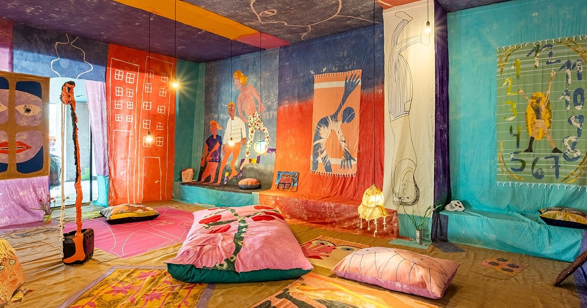 Invitados a la toldería pop de Celina Eceiza, que abre la Bienal de Estambul