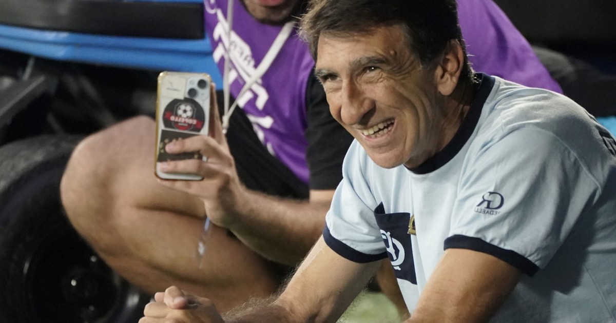 Costas, antes de Flamengo: de "nos fuimos a la B, ahora disfrutemos" a la chicana a Independiente y "pienso en llegar a Lima" :: Olé