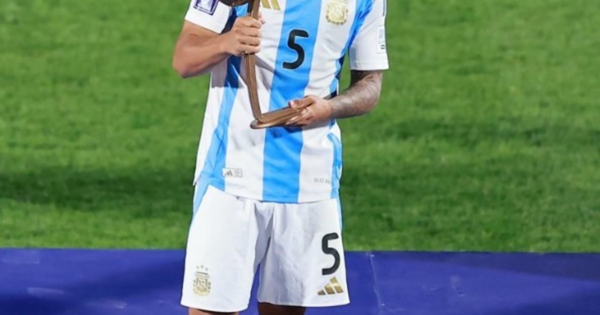 Milton Delgado fue elegido como el tercer mejor jugador del torneo y Barbi como el arquero más destacado :: Olé