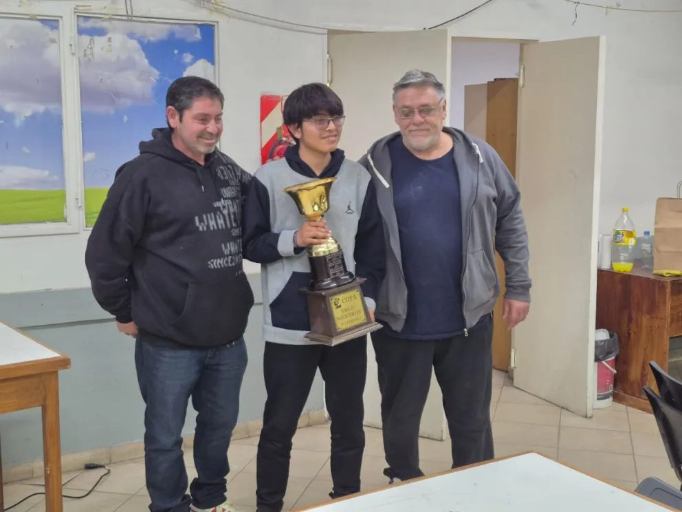 El Mundo del Ajedrez: Adrián Muruchi es el campeón de segunda categoría