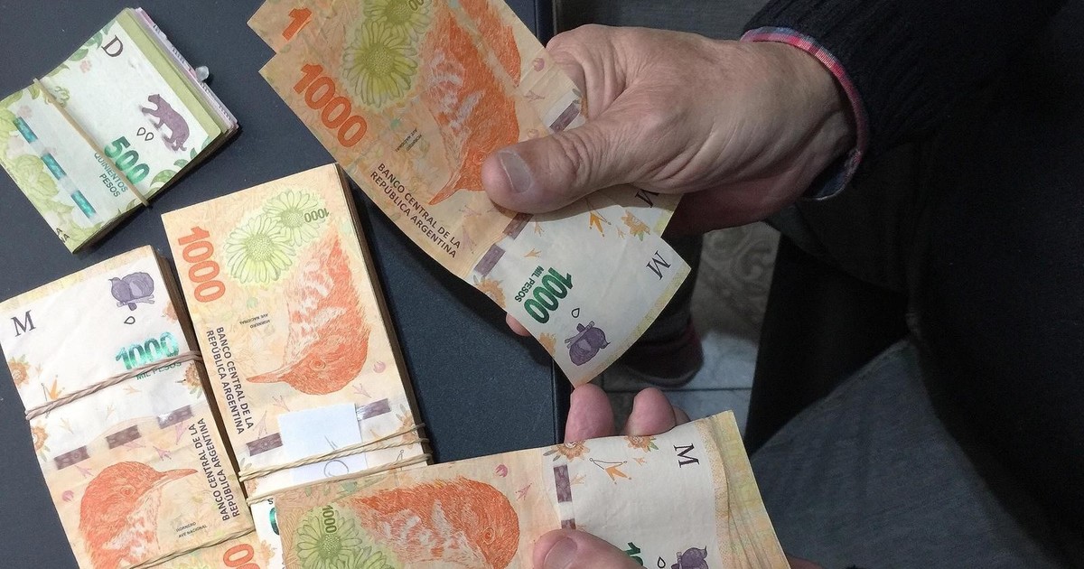 Los sectores que cobrarán bonos y aumentos en el mes de noviembre 2025