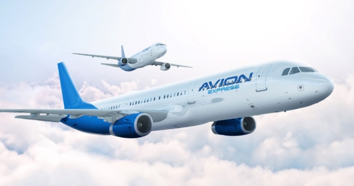 Era capitán de aviones de línea y nunca obtuvo el título de piloto