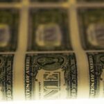 Utilice este título a cuánto cotiza este lunes 26 de enero y cree en base a ese titulo original un titulo nuevo, preciso, comprensible y que no pierda relacion con el titulo original. Necesito que me devuelvas solo y nada mas que el titulo nuevo.