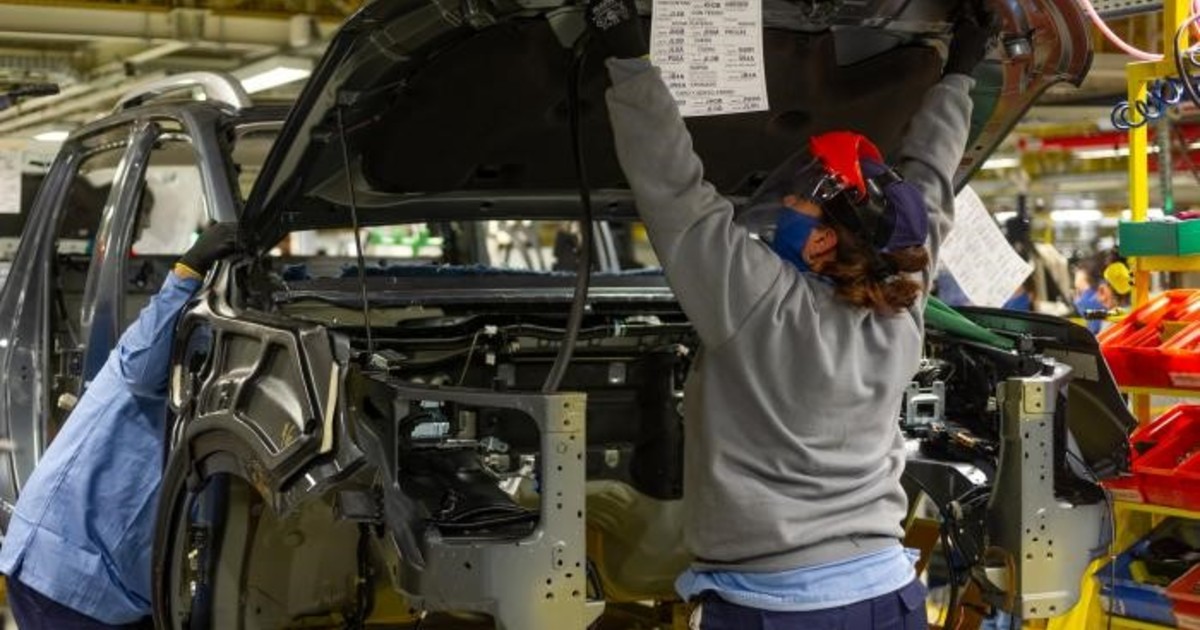 En septiembre la actividad volvió a caer con fuerza y el Gobierno busca darle aire con tasas más bajas