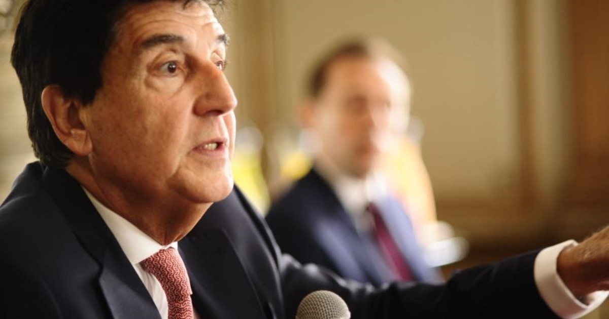 "Veo al dólar afuera de la banda y se la banca hasta $2.000, sin tragedia"