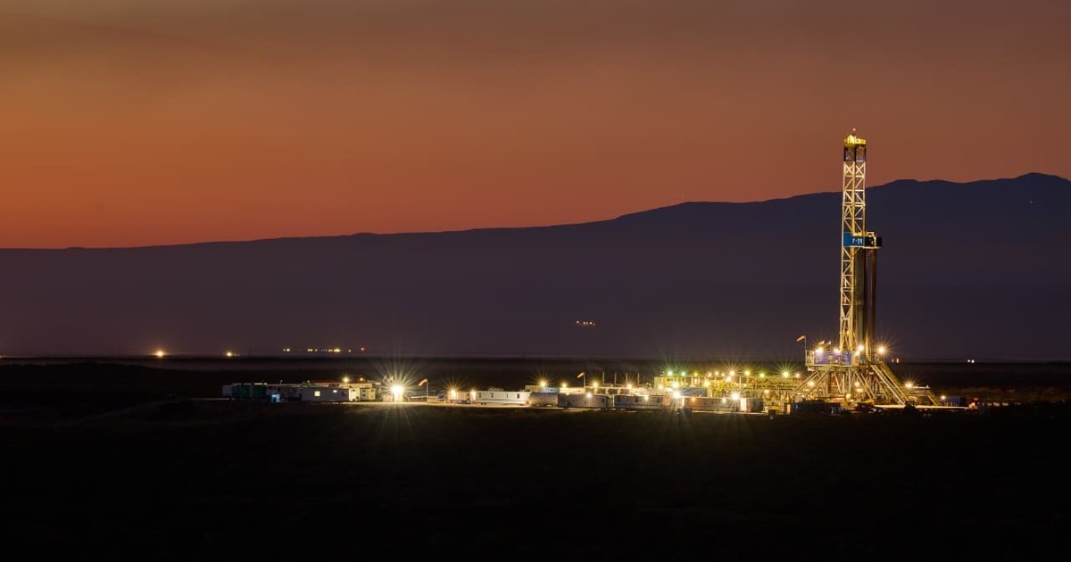 La producción de petróleo llegó a un récord y Vaca Muerta genera un alivio a la tensión con el dólar