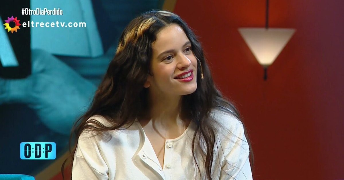 El sticker de Lionel Messi que Rosalía utiliza en sus conversaciones: un detalle que demuestra su admiración.