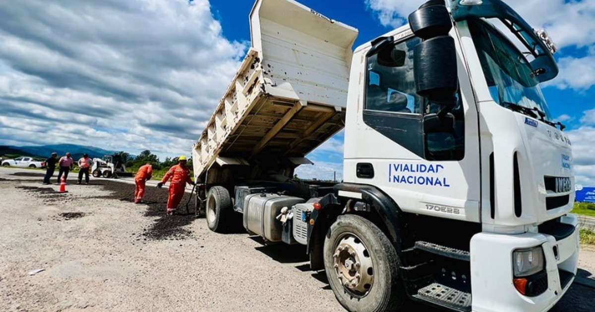 Un gobernador fue a la Justicia y el Vialidad empezó a bachear una ruta nacional en su provincia