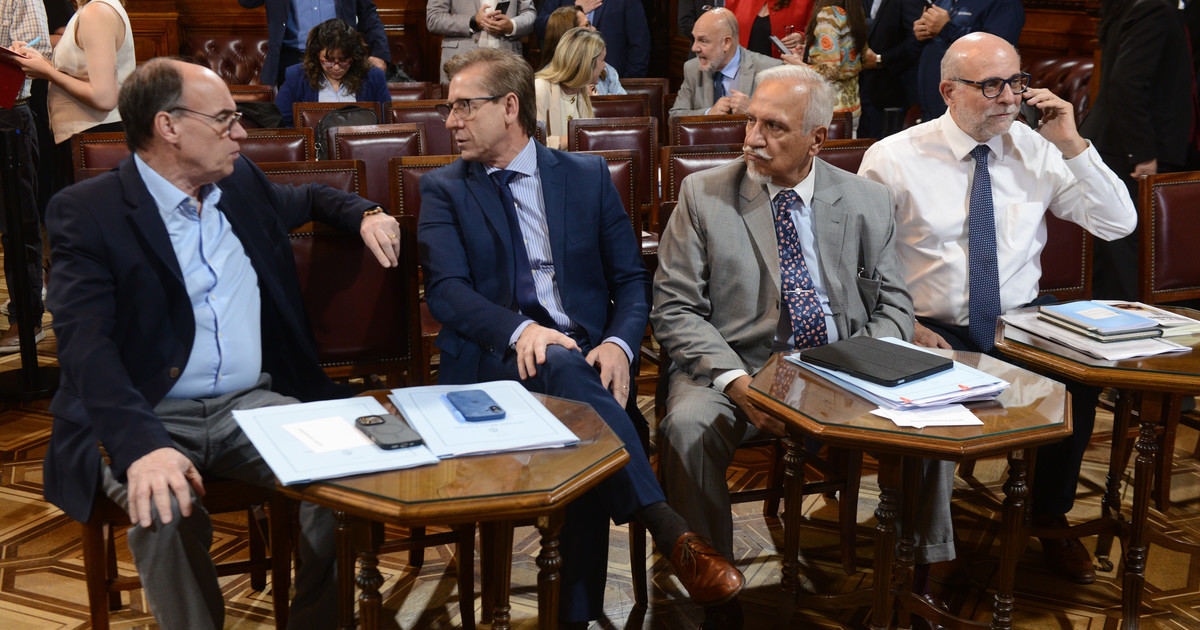 el Gobierno busca impedir que asuman Capitanich y Soria mientras sostiene a Villaverde