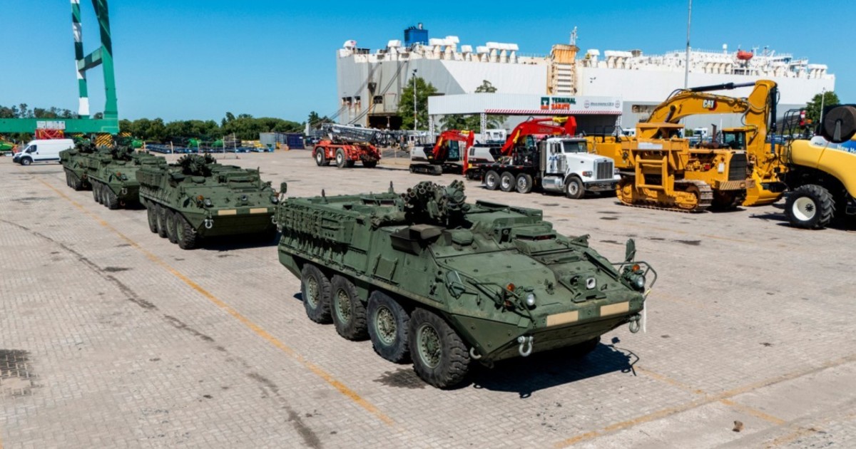 Llegaron de Estados Unidos los primeros blindados de guerra Stryker 8x8 comprados para el Ejército argentino