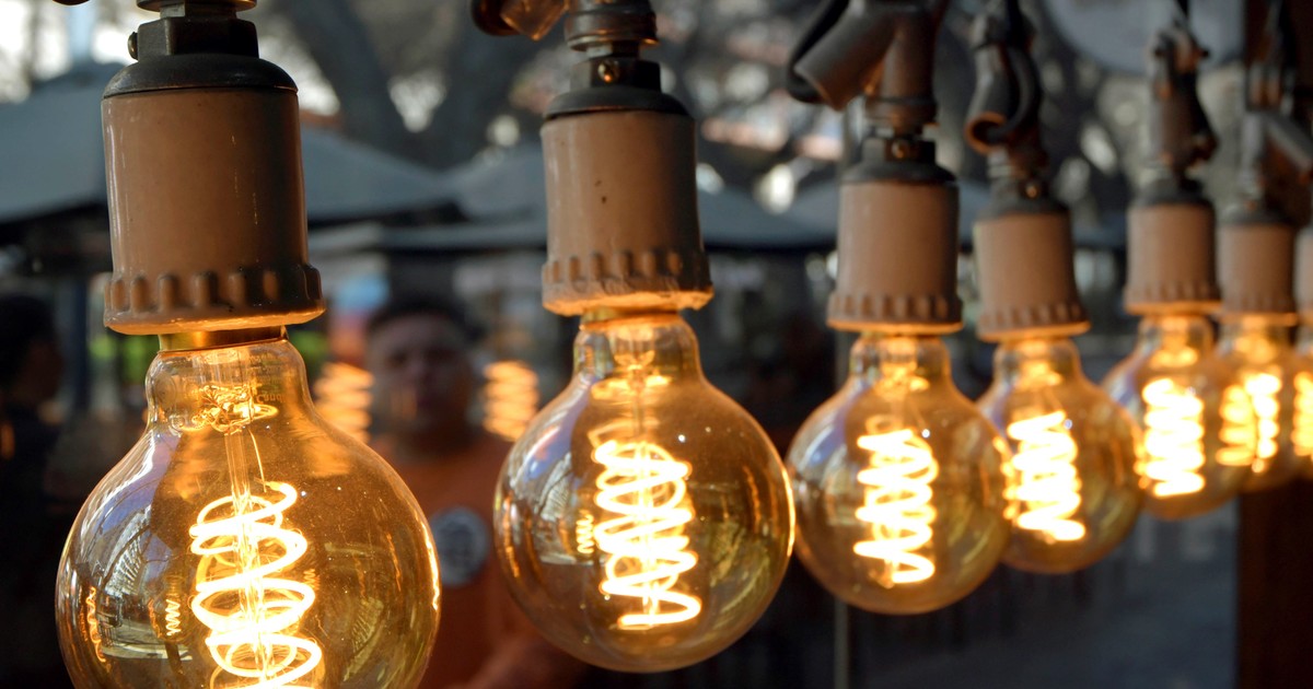 los usuarios residenciales tendrán tarifas de luz más altas que las empresas en el verano